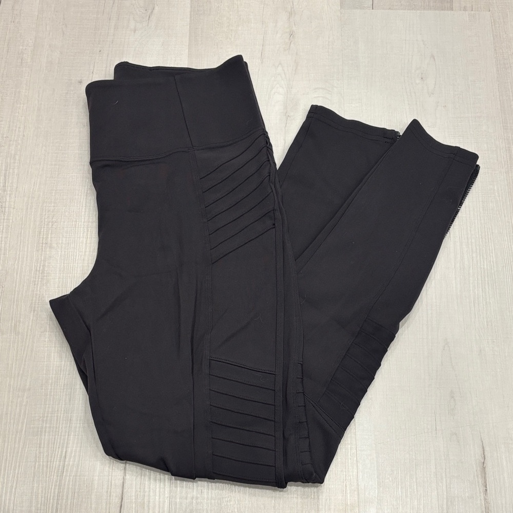 Athleta Delancey moto leggings size medium
